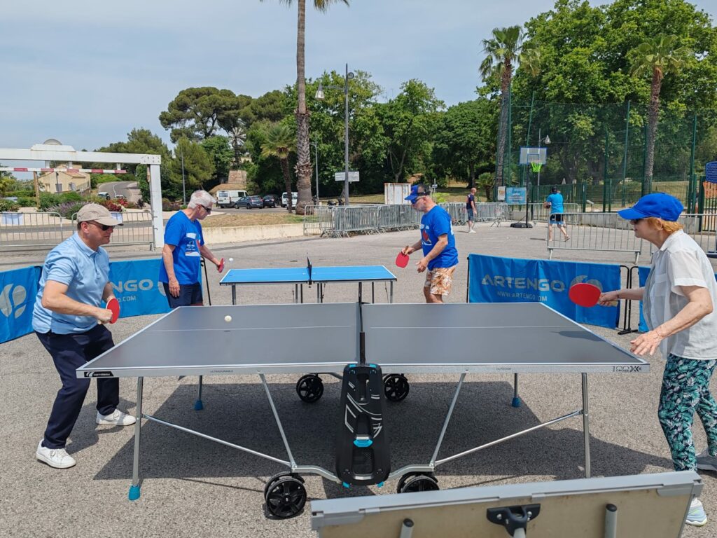 Initiation au tennis de table pendant la Fête du Sport