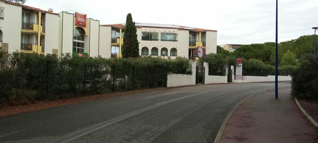 5 – Passage devant Ibis